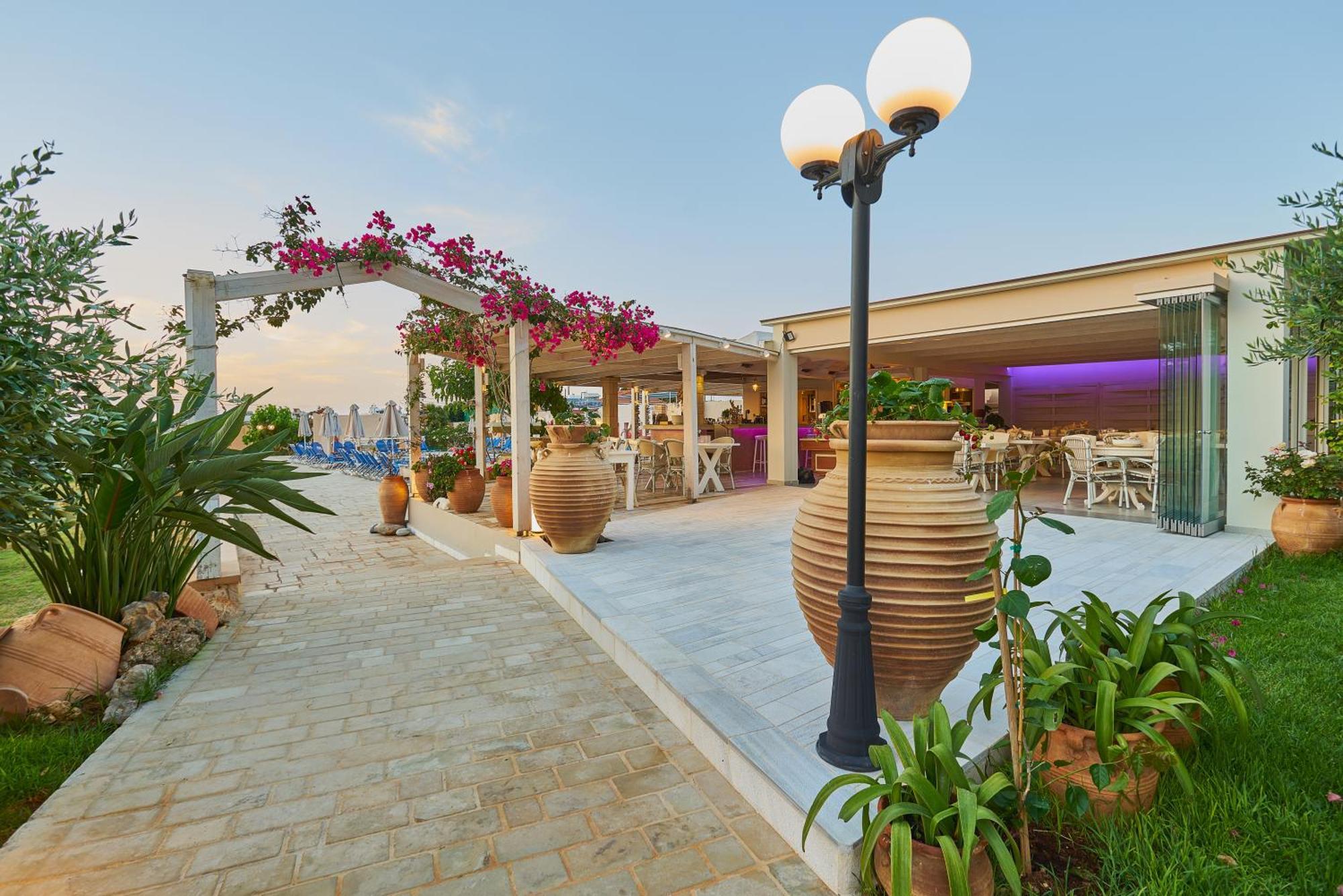 Golden Bay Hotel Apartments Malia Exterior foto